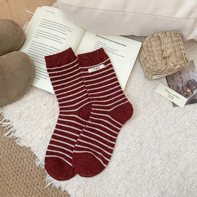 Wool Socks Winter Thickening Warm Cashmere Socks Korean Striped Egg Cloth Label Middle Tube Stack Socks One size fits all темно-червоний колір
Wool Socks Winter Thickening Warm Cashmere Socks Korean Striped Egg Cloth Label Middle Tube Stack Socks One size fits all темно-червоний колір