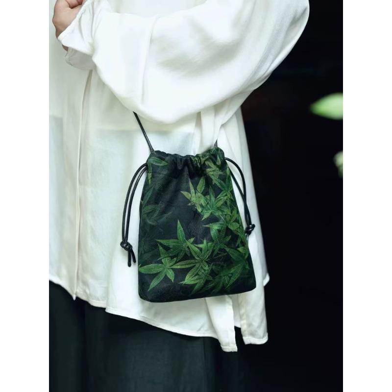 Original treasure bag change bag new Chinese fragrant cloud yarn bag portable messenger drawstring bag lucky bag mobile phone carry bag
Original treasure bag change bag new Chinese fragrant cloud yarn bag portable messenger drawstring bag lucky bag mobile phone carry bag
