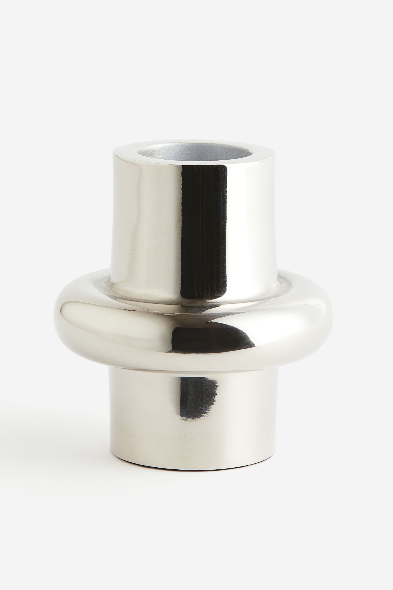 Металлический подсвечник
Металлический подсвечник