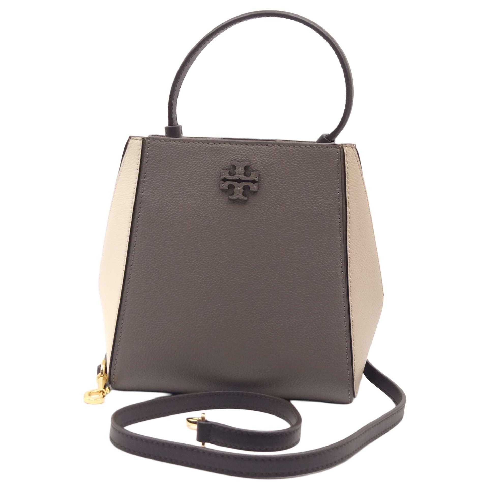 Tory Burch Mcgraw Brand Logo Adjustable Detachable Crossbody Strap Leather And Suede Shoulder Bag Small Women Handbags 161953-250 Basic Set (Bag+Dust Bag)
Tory Burch Mcgraw Brand Logo Adjustable Detachable Crossbody Strap Leather And Suede Shoulder Bag Small Women Handbags 161953-250 Basic Set (Bag+Dust Bag)