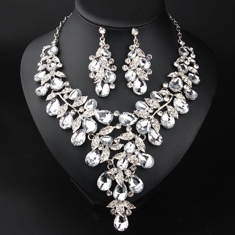 Glam European & American Statement Rhinestone Necklace and Earring Set for Women - Evening & Dinner Accessories.
Glam European & American Statement Rhinestone Necklace and Earring Set for Women - Evening & Dinner Accessories.