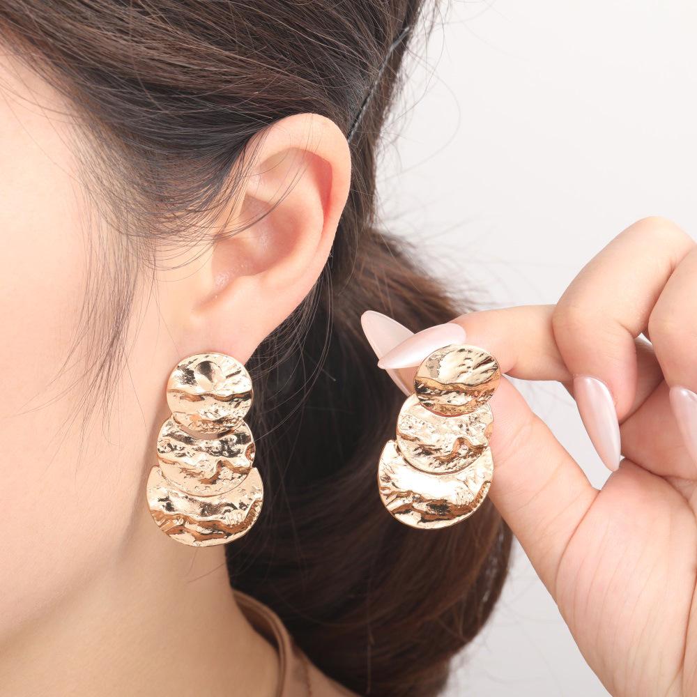 Eco-Friendly Baroque Metal Earrings - Minimalist Round & Irregular Clip-Ons for Women
Eco-Friendly Baroque Metal Earrings - Minimalist Round & Irregular Clip-Ons for Women