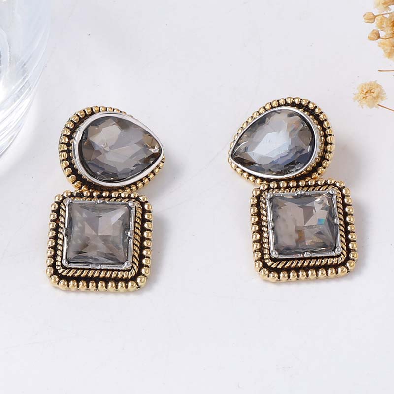 Luxury Rhinestone Square Pendant Earrings for Women Vintage Metal Irregular Geometric Statement Earrings Zircon 2026 New золотой
Luxury Rhinestone Square Pendant Earrings for Women Vintage Metal Irregular Geometric Statement Earrings Zircon 2026 New золотой
