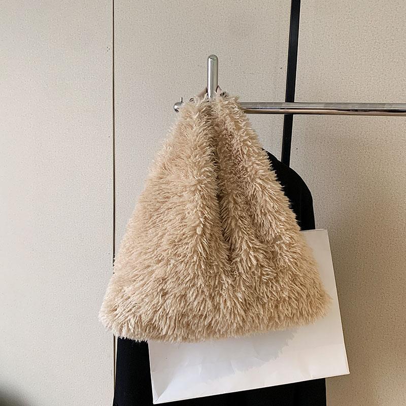 2024 Winter Women Bag Fashion Faux Fur Shoulder Bag Soft Fluffy Plush Handbag Tote Large Capacity Lamb Wool Shopping Bag Lady 50cm))
2024 Winter Women Bag Fashion Faux Fur Shoulder Bag Soft Fluffy Plush Handbag Tote Large Capacity Lamb Wool Shopping Bag Lady 50cm))