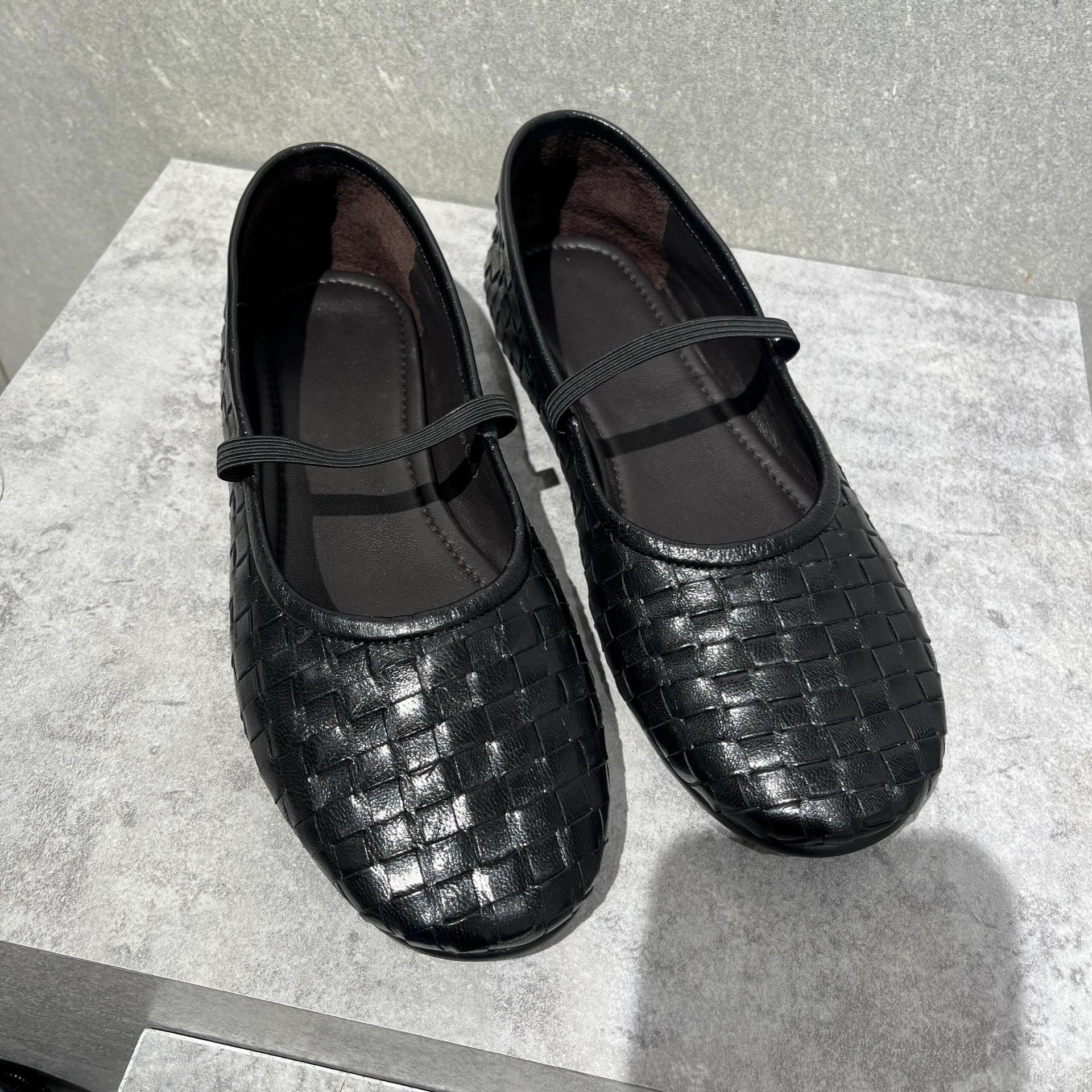 Heavy hit spring new round head cross one-word buckle flat-bottomed eel pattern ballet single shoes women s leather ladyshoes 40 чорний
Heavy hit spring new round head cross one-word buckle flat-bottomed eel pattern ballet single shoes women s leather ladyshoes 40 чорний