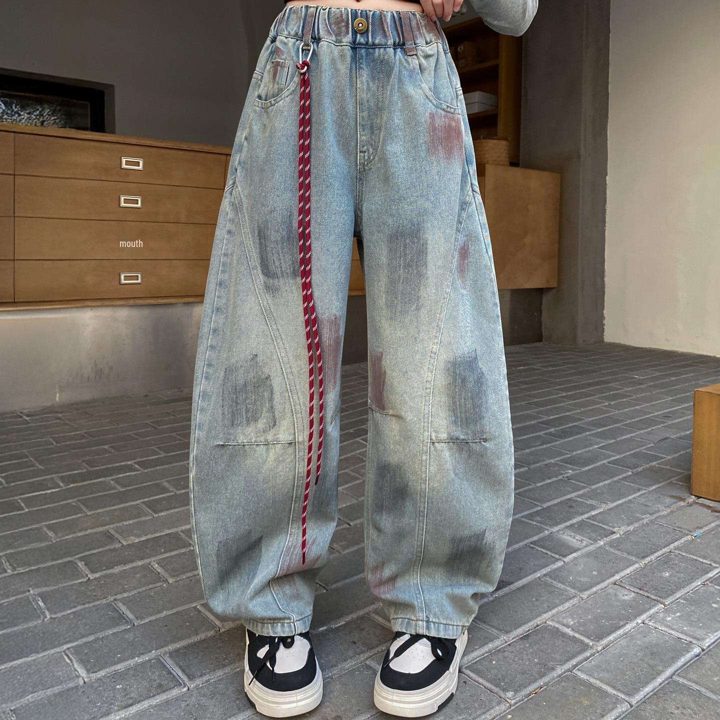 Дівчачі ретро джинси широкого крою з графіті: Модні шаровари для учнів середньої школи 160 cm
Дівчачі ретро джинси широкого крою з графіті: Модні шаровари для учнів середньої школи 160 cm