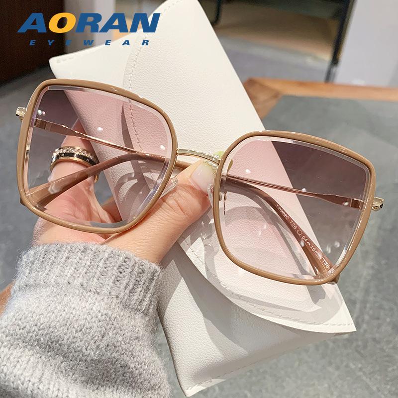 2026New tea-colored sunglasses for women, suitable for summer driving, UV protection, high-end feel, large frame, makes the face look smaller, Coffee frame with tea sli
2026New tea-colored sunglasses for women, suitable for summer driving, UV protection, high-end feel, large frame, makes the face look smaller, Coffee frame with tea sli