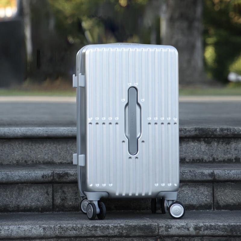 Diplomat DS-1372 Unisex Carry-On Spinner Luggage
Diplomat DS-1372 Unisex Carry-On Spinner Luggage