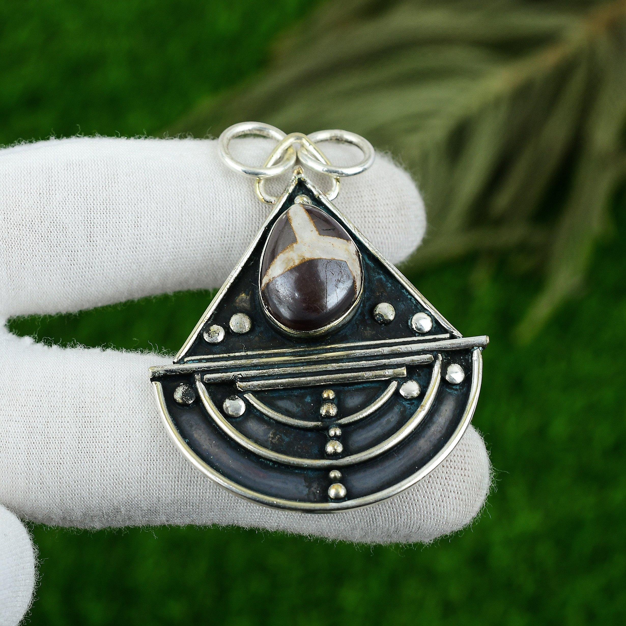 Natural Moroccan Mud Crack Fossil Gemstone Pendant 925 Sterling Silver For Girls
Natural Moroccan Mud Crack Fossil Gemstone Pendant 925 Sterling Silver For Girls