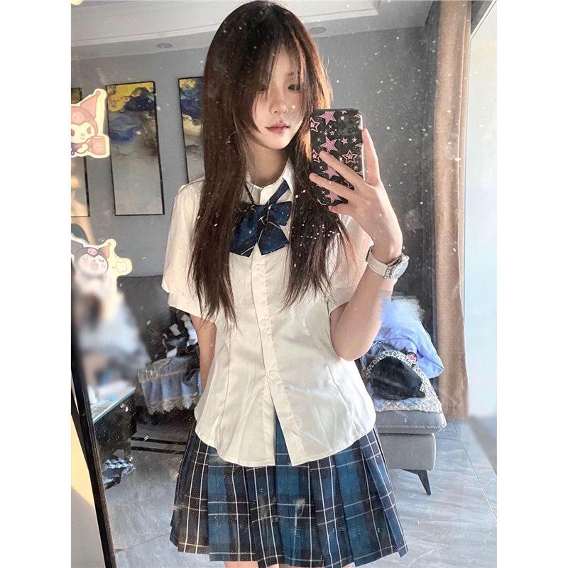 Authentic Women s Academy-Style Slim-Fit Blouse & Waist-Cinching Skirt Set with Puff Sleeves and Tie-Up Shirt XS
Authentic Women s Academy-Style Slim-Fit Blouse & Waist-Cinching Skirt Set with Puff Sleeves and Tie-Up Shirt XS