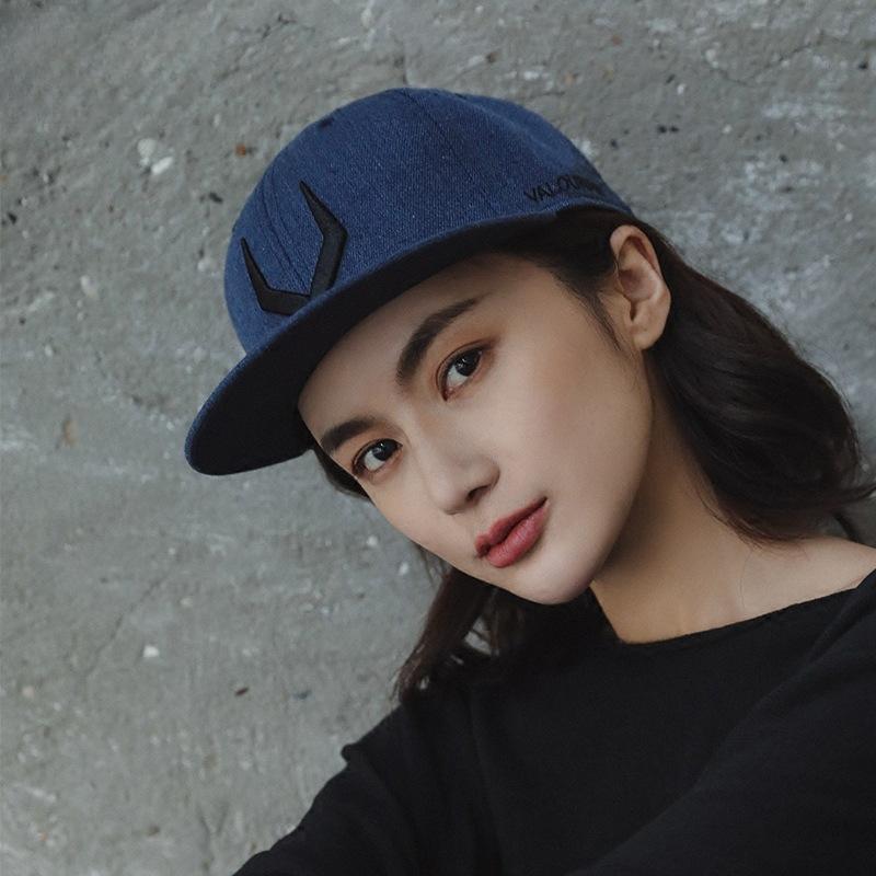 Новая весенне-летняя вышитая шляпа женская с плоскими полями повседневная бейсболка мужская хипстерская хип-хоп козырек Medium size (56-59cm)
Новая весенне-летняя вышитая шляпа женская с плоскими полями повседневная бейсболка мужская хипстерская хип-хоп козырек Medium size (56-59cm)