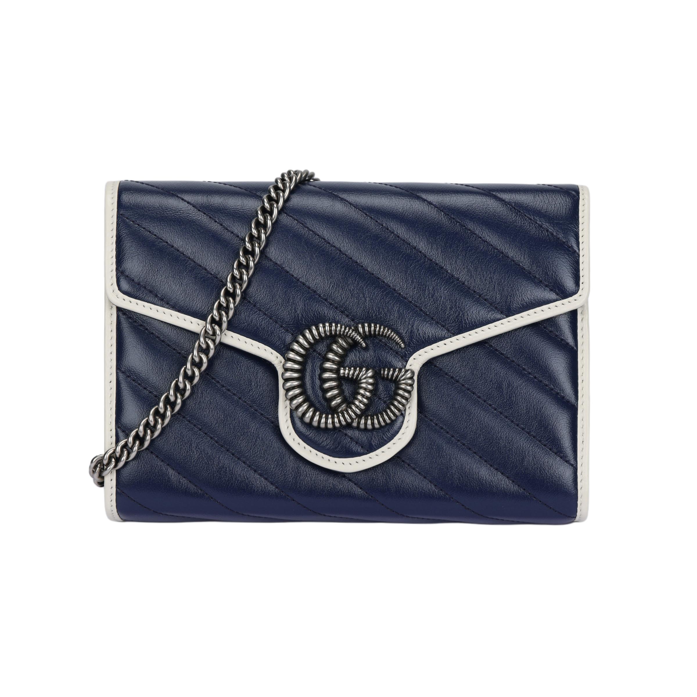 Gucci GG Marmont Vintage Silver Logo Color Block Chain Quilted Leather Mini Shoulder Bag Women shoulder bag Blue White 573807-0OLFN-4186 Basic Set (Bag+Dust Bag)
Gucci GG Marmont Vintage Silver Logo Color Block Chain Quilted Leather Mini Shoulder Bag Women shoulder bag Blue White 573807-0OLFN-4186 Basic Set (Bag+Dust Bag)