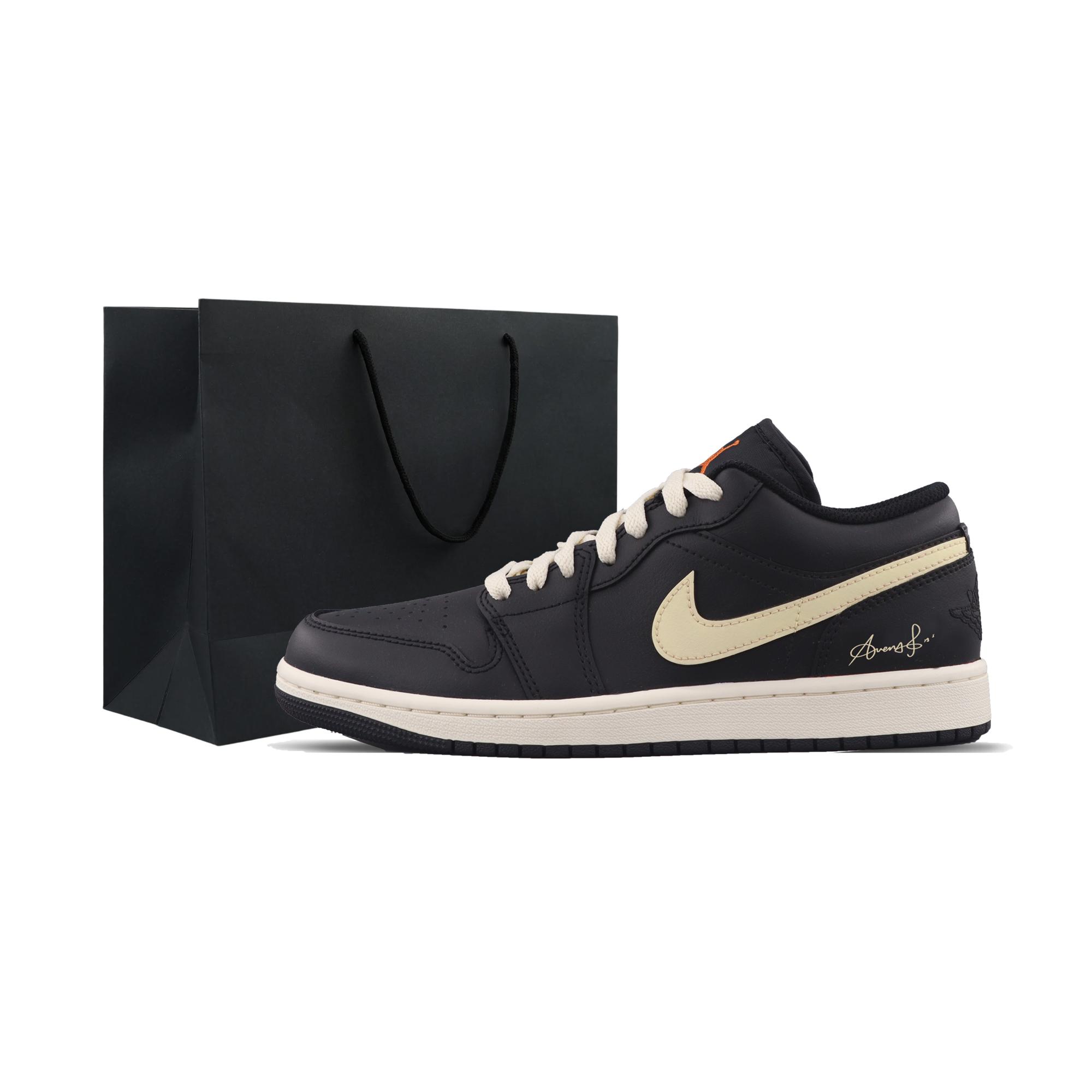 Jordan Air Jordan 1 Cloud Foot, Night Black Paris Low top Vintage Basketball Shoes Men s Black 553558-081(Team2267- ) 44
Jordan Air Jordan 1 Cloud Foot, Night Black Paris Low top Vintage Basketball Shoes Men s Black 553558-081(Team2267- ) 44
