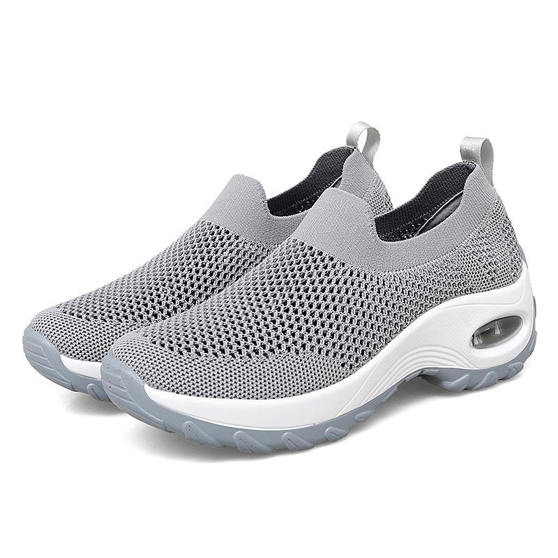 Spring new hollow single net heightening foot cover convenient large size sports shoes casual breathable running shoes 42 сірий колір
Spring new hollow single net heightening foot cover convenient large size sports shoes casual breathable running shoes 42 сірий колір