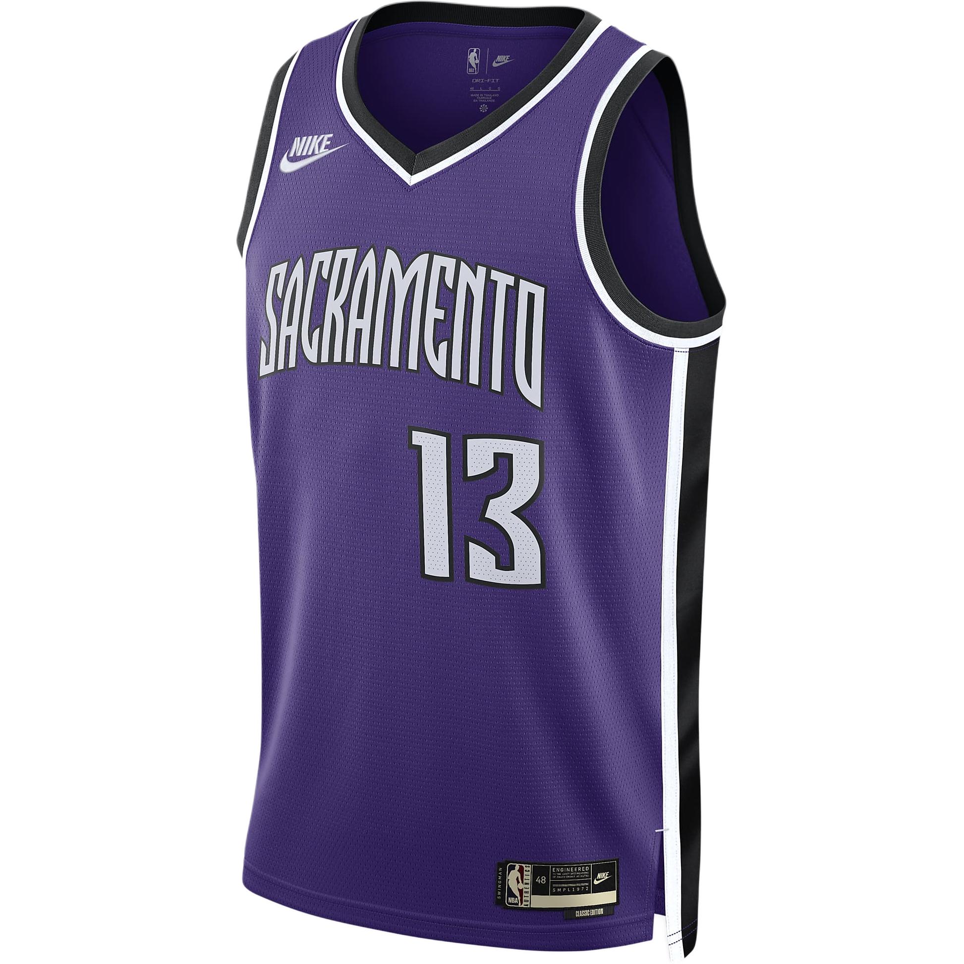 Nike Майка Dri-Fit Nba Swingman с принтом букв и номеров, V-образным вырезом, без рукавов, баскетбольная майка для мужчин, фиолетовая FQ4691-504 XL
Nike Майка Dri-Fit Nba Swingman с принтом букв и номеров, V-образным вырезом, без рукавов, баскетбольная майка для мужчин, фиолетовая FQ4691-504 XL