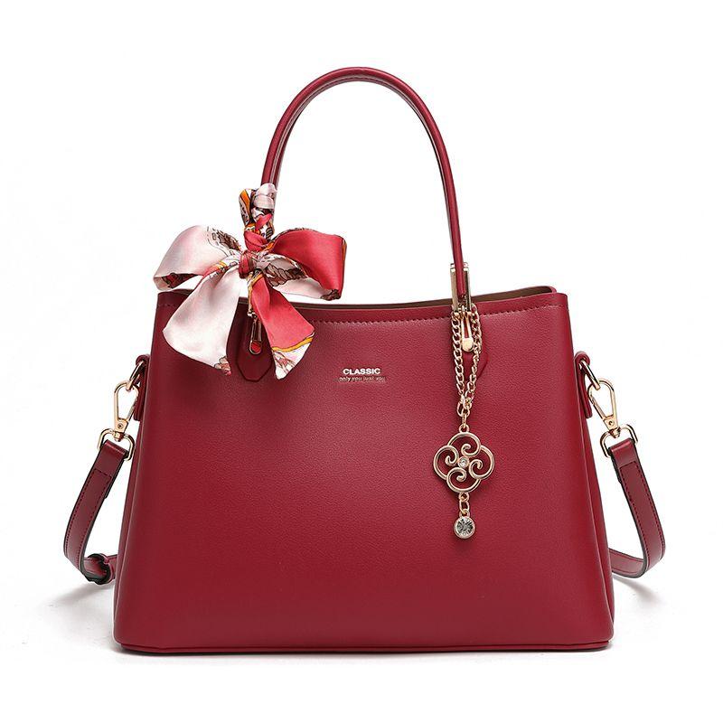 Zhiqi 2025 Модная сумка для мамы среднего возраста Свадебная сумка для тещи Элегантная женская простая сумка через плечо Элегантная сумочка Wine Red (gift bag packing)
Zhiqi 2025 Модная сумка для мамы среднего возраста Свадебная сумка для тещи Элегантная женская простая сумка через плечо Элегантная сумочка Wine Red (gift bag packing)