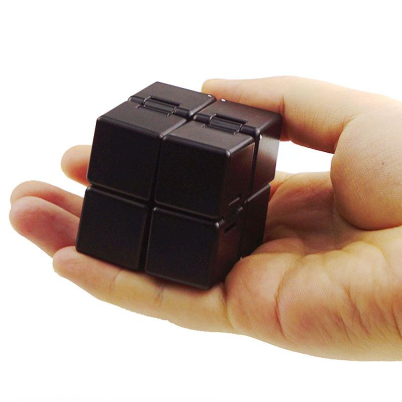 Декомпрессия Shengshou Infinity Magic Cube, легкий поворот, гладкая снятие стресса, креативная игрушка на кончиках пальцев white
Декомпрессия Shengshou Infinity Magic Cube, легкий поворот, гладкая снятие стресса, креативная игрушка на кончиках пальцев white