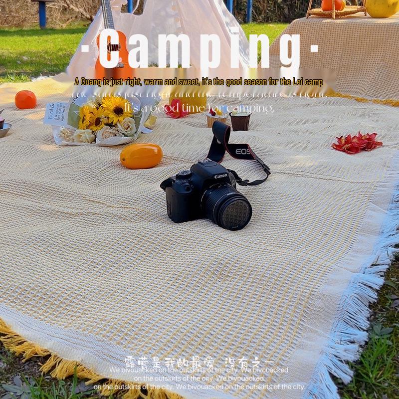 Portable Outdoor Picnic Mat - Ideal for Park, Lawn, Camping, and Cookout
Portable Outdoor Picnic Mat - Ideal for Park, Lawn, Camping, and Cookout