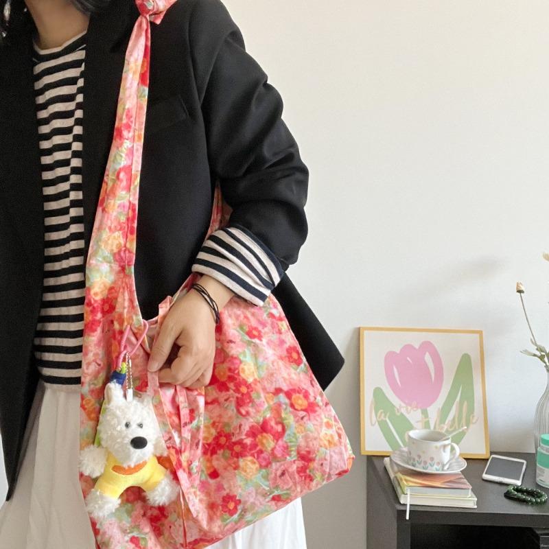 Spring New Floral Bag Versatile Japanese Thin Student Shoulder Bag Crossbody Bag Large Capacity Tote Bag Vest Bag without puppy pendant
Spring New Floral Bag Versatile Japanese Thin Student Shoulder Bag Crossbody Bag Large Capacity Tote Bag Vest Bag without puppy pendant