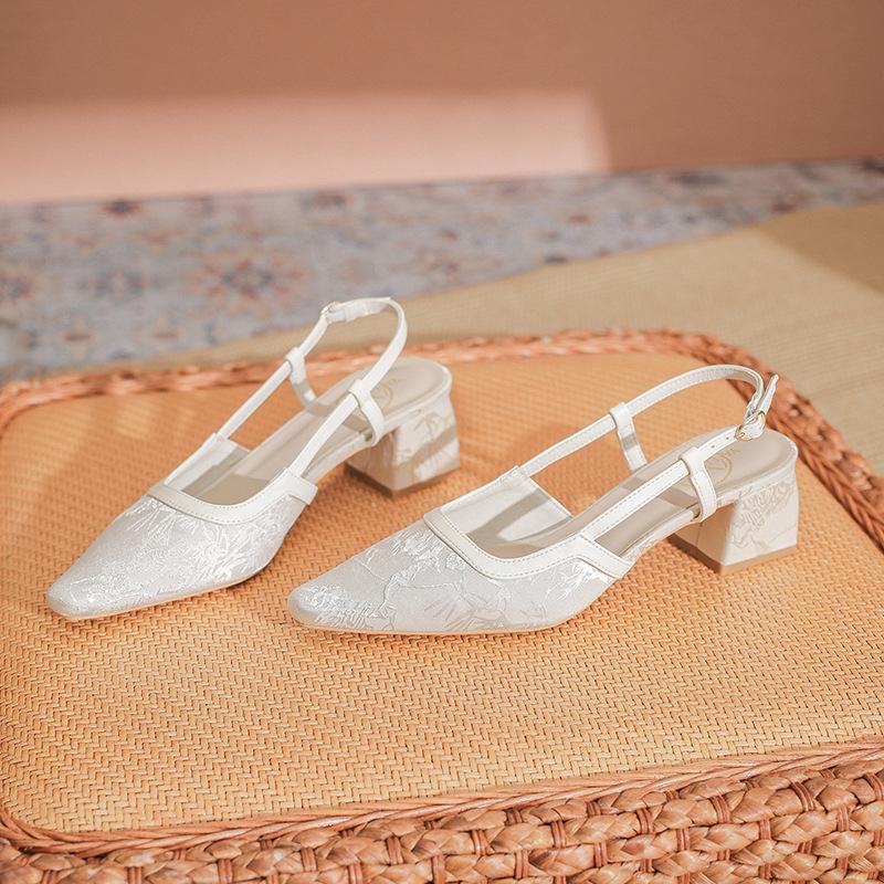 - Guofeng sandals women s new outer high heels women s summer new Chinese shoes Baotou sandals 34 чорний
- Guofeng sandals women s new outer high heels women s summer new Chinese shoes Baotou sandals 34 чорний