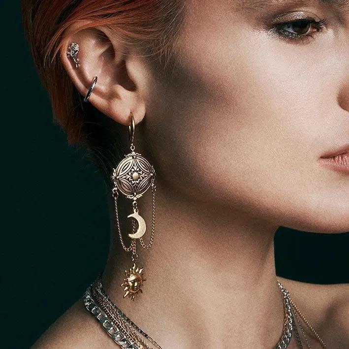 Vintage Sun Moon Pendant Earrings for Women Long Tassel Chain Drop Earrings Bohemian Style Jewelry Accessories for Daily Wear One Size
Vintage Sun Moon Pendant Earrings for Women Long Tassel Chain Drop Earrings Bohemian Style Jewelry Accessories for Daily Wear One Size