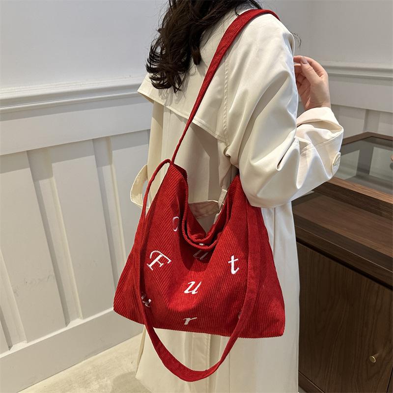 Large capacity velvet cloth bag Lazy wind student book bag Alphabet shoulder bag Large capacity literary and artistic relaxation tote bag чёрный
Large capacity velvet cloth bag Lazy wind student book bag Alphabet shoulder bag Large capacity literary and artistic relaxation tote bag чёрный