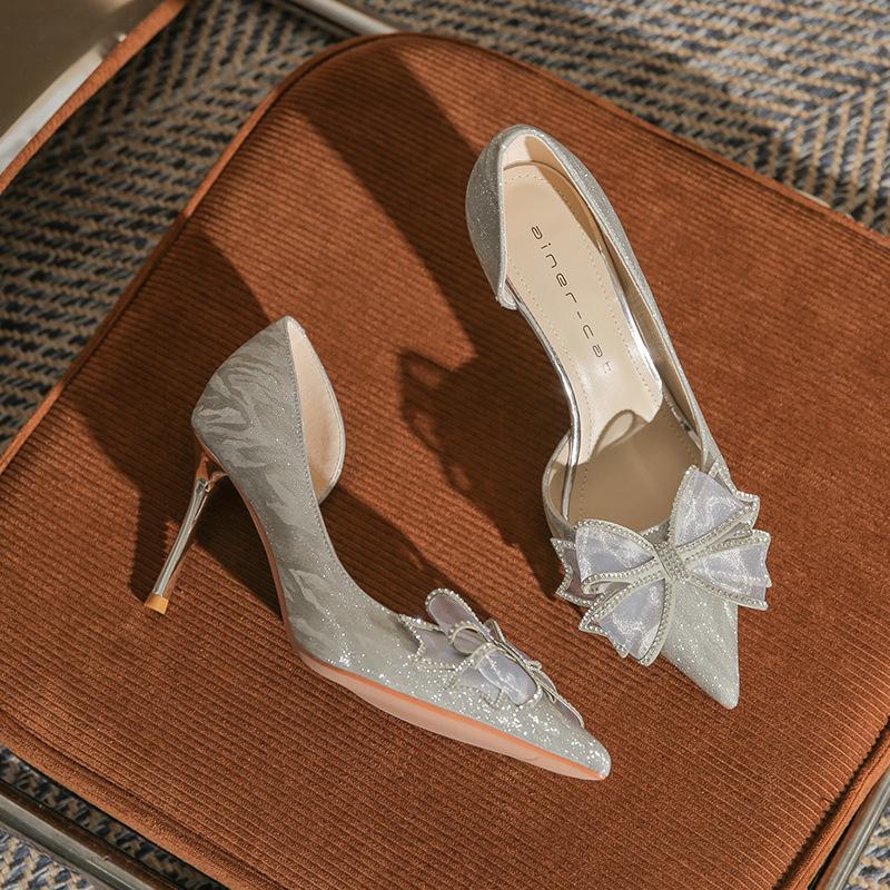 8335-1 High heels women s 2025 new pointed crystal wedding shoes rhinestone bow thin heel side empty shoes 39
8335-1 High heels women s 2025 new pointed crystal wedding shoes rhinestone bow thin heel side empty shoes 39