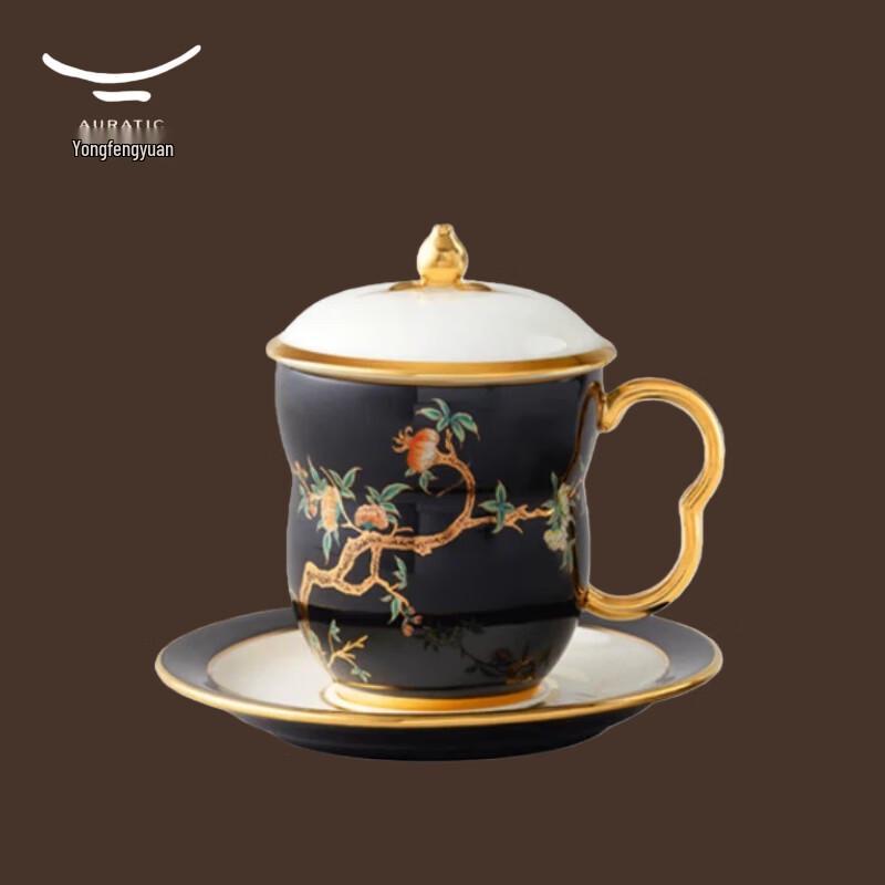 Yongfengyuan Pomegranate Garden Lidded Ceramic Cup
Yongfengyuan Pomegranate Garden Lidded Ceramic Cup
