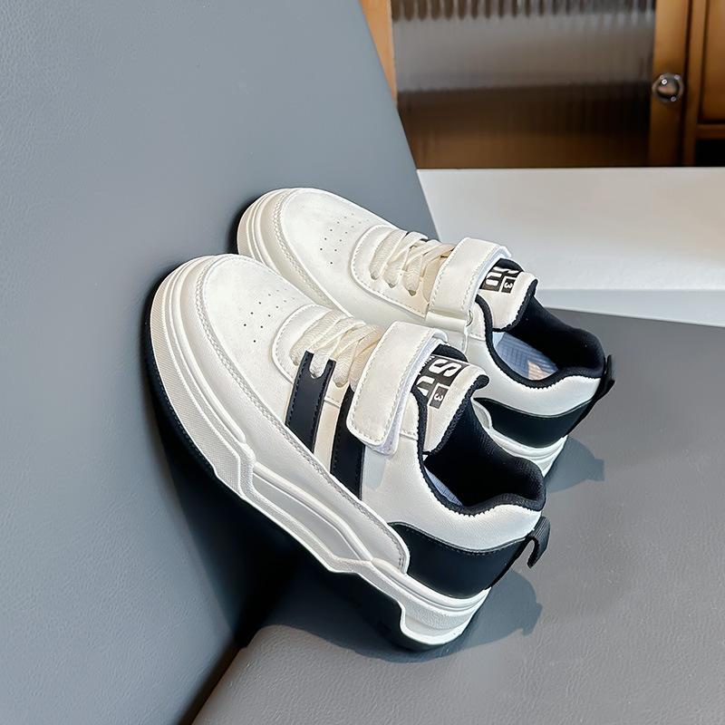 Girls shoes 2025 new spring and autumn sports board shoes children middle-aged and older children girls platform white shoes soft sole 26 yards inner length 16.5cm
Girls shoes 2025 new spring and autumn sports board shoes children middle-aged and older children girls platform white shoes soft sole 26 yards inner length 16.5cm