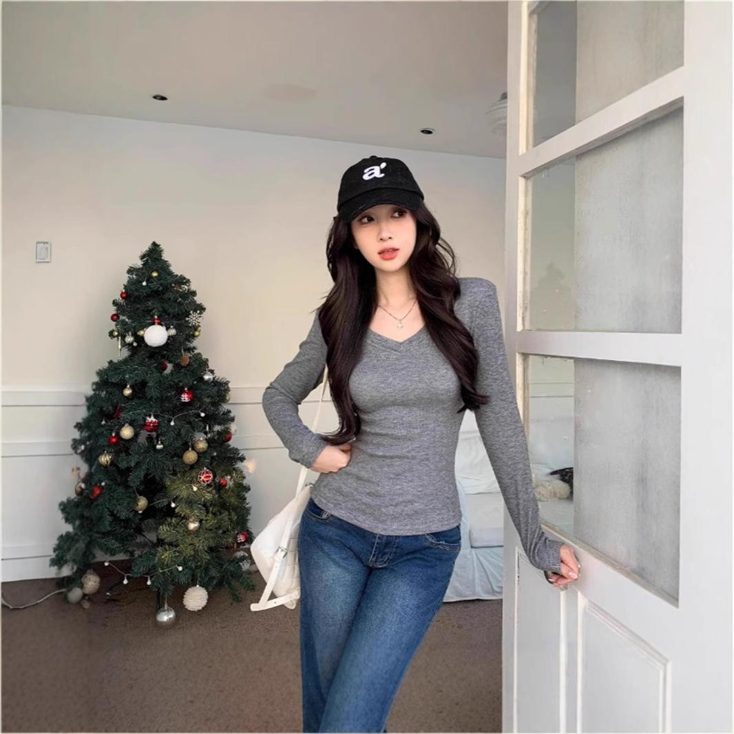 Дизайнерская чувственная тонкая бархатная базовая футболка с V-образным вырезом и облегающим кроем для женщин на весну, осень и зиму. Чисто кашемировая, сексуальная, с длинным рукавом. S
Дизайнерская чувственная тонкая бархатная базовая футболка с V-образным вырезом и облегающим кроем для женщин на весну, осень и зиму. Чисто кашемировая, сексуальная, с длинным рукавом. S