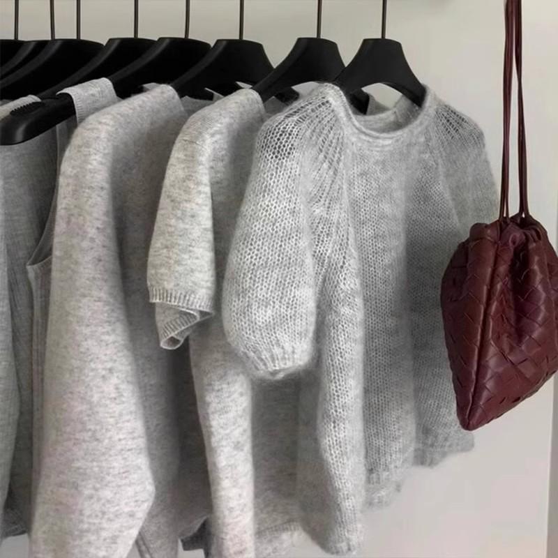 Women s Light Gray Puff Sleeve Mohair Sweater - Autumn/Winter, Round Neck, Short Sleeve Knit Top. Large светло-серый
Women s Light Gray Puff Sleeve Mohair Sweater - Autumn/Winter, Round Neck, Short Sleeve Knit Top. Large светло-серый