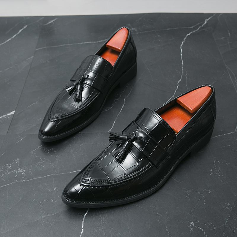 Summer new leather shoes men s soft leather formal wear casual business Korean version of the trend English Blow leather shoes 38 чорний
Summer new leather shoes men s soft leather formal wear casual business Korean version of the trend English Blow leather shoes 38 чорний