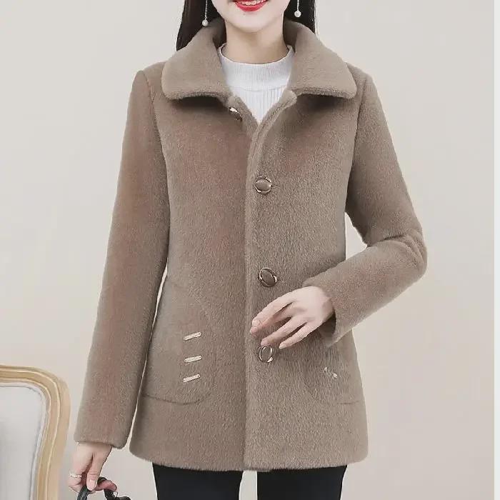 Зимнее женское пальто из утолщенного искусственного меха ягненка, большого размера, корейское приталенное флисовое пальто с мехом 4XL верблюд
Зимнее женское пальто из утолщенного искусственного меха ягненка, большого размера, корейское приталенное флисовое пальто с мехом 4XL верблюд