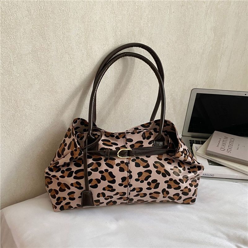 Vintage Leopard Print Tote Bag With Adjustable Buckle Strap Fashi Large Capacity Underarm Bag Casual Commute Handbag лавандовый
Vintage Leopard Print Tote Bag With Adjustable Buckle Strap Fashi Large Capacity Underarm Bag Casual Commute Handbag лавандовый