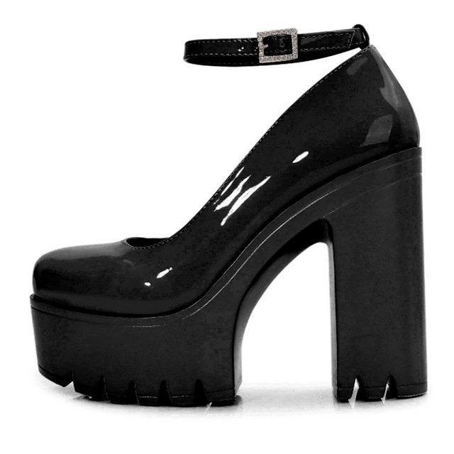 Large size single shoes women s new 14CM high heels fashion one-word buckle women s shoes 43
Large size single shoes women s new 14CM high heels fashion one-word buckle women s shoes 43