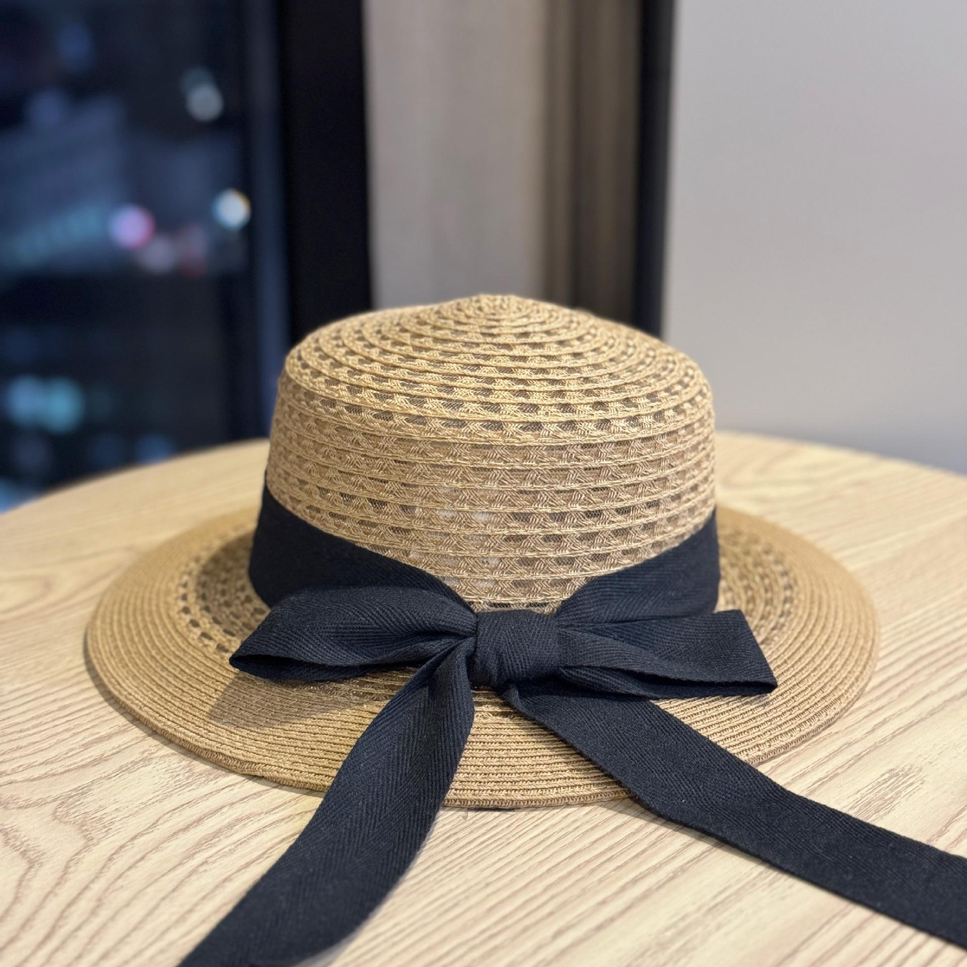 Spring and summer French-style bowknot hollow flat-top straw hat for women, elegant sun hat for seaside beach vacations, sun protection hat Adult54-60Adjustable хакі
Spring and summer French-style bowknot hollow flat-top straw hat for women, elegant sun hat for seaside beach vacations, sun protection hat Adult54-60Adjustable хакі