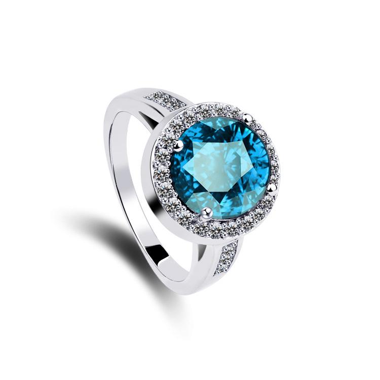 Элегантный набор ювелирных изделий с кристаллами циркона: Кольцо и ожерелье из двух частей для женщин
Элегантный набор ювелирных изделий с кристаллами циркона: Кольцо и ожерелье из двух частей для женщин