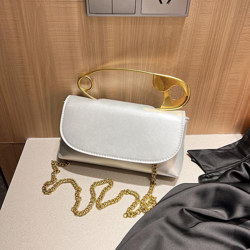 High-quality bags, personalized differences, needle bags, women s handheld new large-capacity shoulder bags, trendy chain messenger bags белый
High-quality bags, personalized differences, needle bags, women s handheld new large-capacity shoulder bags, trendy chain messenger bags белый