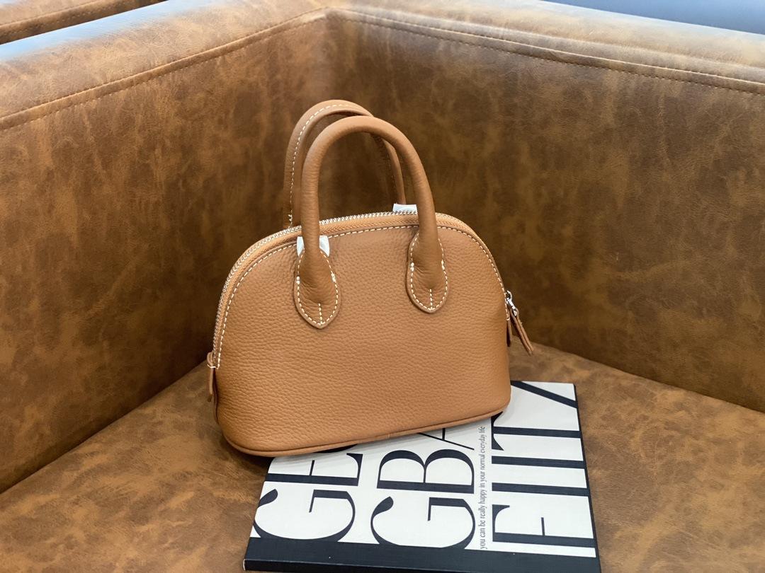 2025 New Bowling Shell Bag Mini Simple Versatile Handheld Fashion Single Shoulder Crossover Women s 08-14-19
2025 New Bowling Shell Bag Mini Simple Versatile Handheld Fashion Single Shoulder Crossover Women s 08-14-19