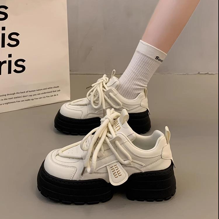 Premium sense versatile little white shoes heightened thick baseplate shoes women s wholesale new autumn muffin casual sports dad shoes 35
Premium sense versatile little white shoes heightened thick baseplate shoes women s wholesale new autumn muffin casual sports dad shoes 35