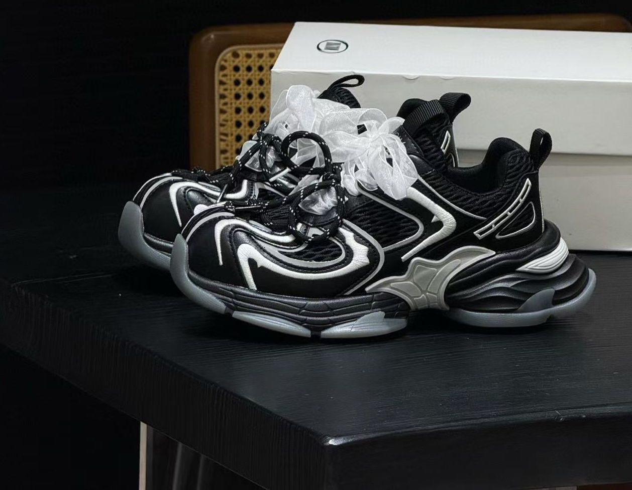 Niche design sense early autumn new retro thick sole heightening casual sports dad shoes women s shoes 40
Niche design sense early autumn new retro thick sole heightening casual sports dad shoes women s shoes 40