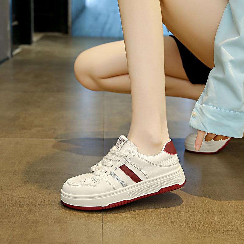 Popular thick baseplate shoes women s 2024 new autumn women s shoes sports and leisure shoes versatile with skirts little white shoes 35 червоний
Popular thick baseplate shoes women s 2024 new autumn women s shoes sports and leisure shoes versatile with skirts little white shoes 35 червоний