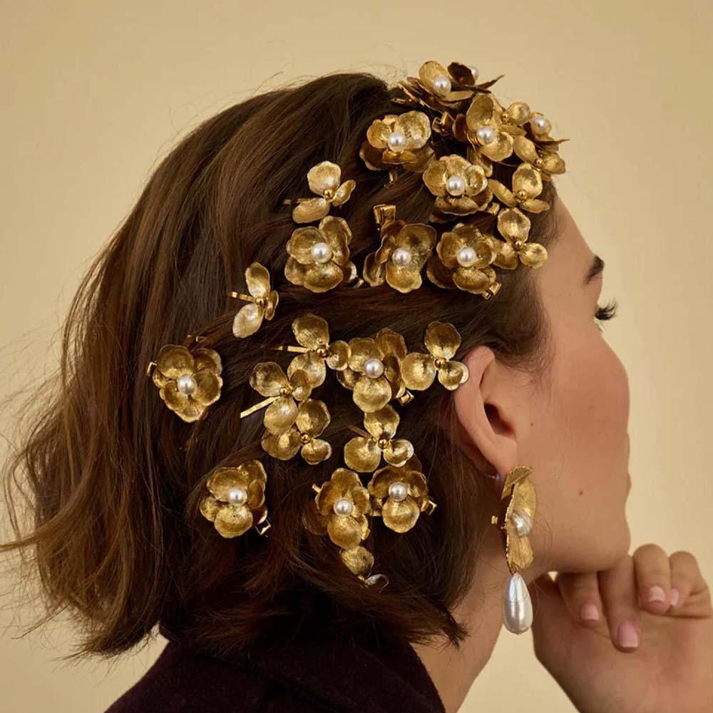 5pcs Hairstyle Tools Pearl Side Clips Retro Wave Zinc Zinc Alloy Barrettes Golden Flower Hair Forks Wedding Style 2 Middle Hair Comb
5pcs Hairstyle Tools Pearl Side Clips Retro Wave Zinc Zinc Alloy Barrettes Golden Flower Hair Forks Wedding Style 2 Middle Hair Comb