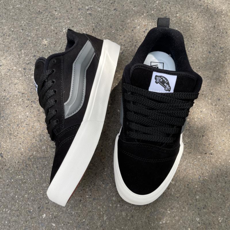 Fluorescent green and black casual board shoes American street chubby bread shoes couple casual shoes 38 черный серый
Fluorescent green and black casual board shoes American street chubby bread shoes couple casual shoes 38 черный серый