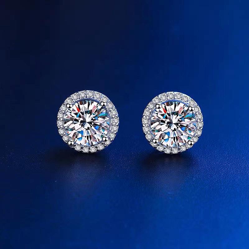 Lulu Tong 2023 Zircon Diamond Classic Stud Earrings in 925 Silver 925 Silver белый
Lulu Tong 2023 Zircon Diamond Classic Stud Earrings in 925 Silver 925 Silver белый