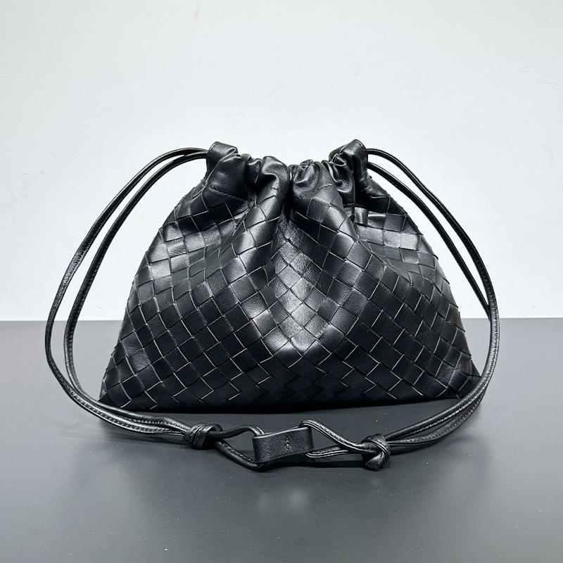 Новый мешок для мусора из овчины, сотканный вручную, сумка на удачу, женская сумка-тоут большой вместимости, универсальная сумка для подмышек для одной комнаты 32x4x23cm чёрный
Новый мешок для мусора из овчины, сотканный вручную, сумка на удачу, женская сумка-тоут большой вместимости, универсальная сумка для подмышек для одной комнаты 32x4x23cm чёрный