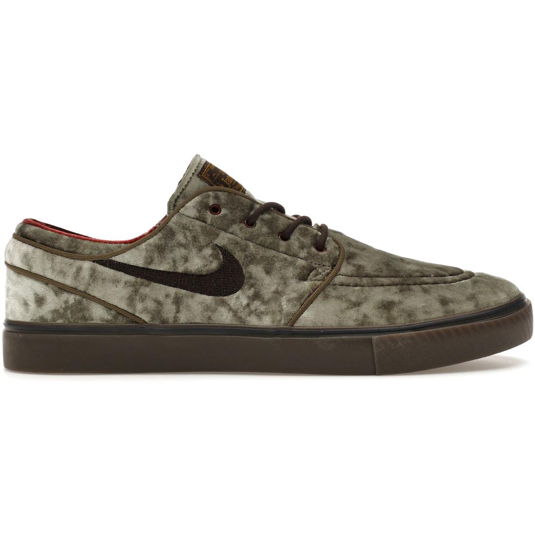 Кеди Nike SB Zoom Janoski OG+ SE Medium Olive Baroque Brown Dark Team Red Velvet Brown(FZ1302-200) 36.5
Кеди Nike SB Zoom Janoski OG+ SE Medium Olive Baroque Brown Dark Team Red Velvet Brown(FZ1302-200) 36.5