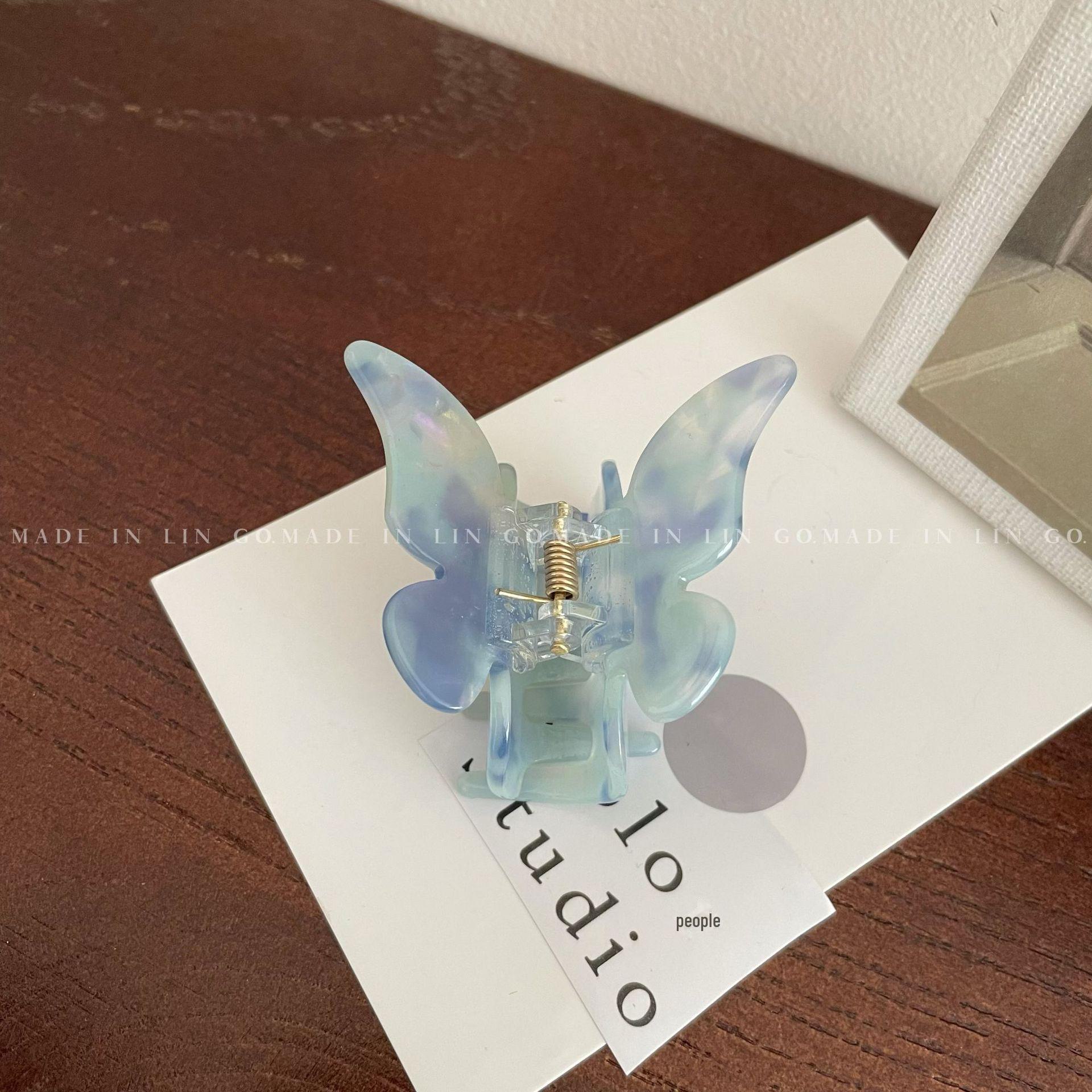 Заколка для волос «Бабочка» из высококачественного ацетата — ретро-аксессуар для осенних причесок с полузаплетенными резинками
Заколка для волос «Бабочка» из высококачественного ацетата — ретро-аксессуар для осенних причесок с полузаплетенными резинками