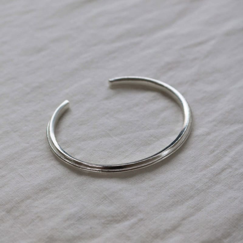 STUDIO LEIGH LAYERED CUFF SILVER
STUDIO LEIGH LAYERED CUFF SILVER