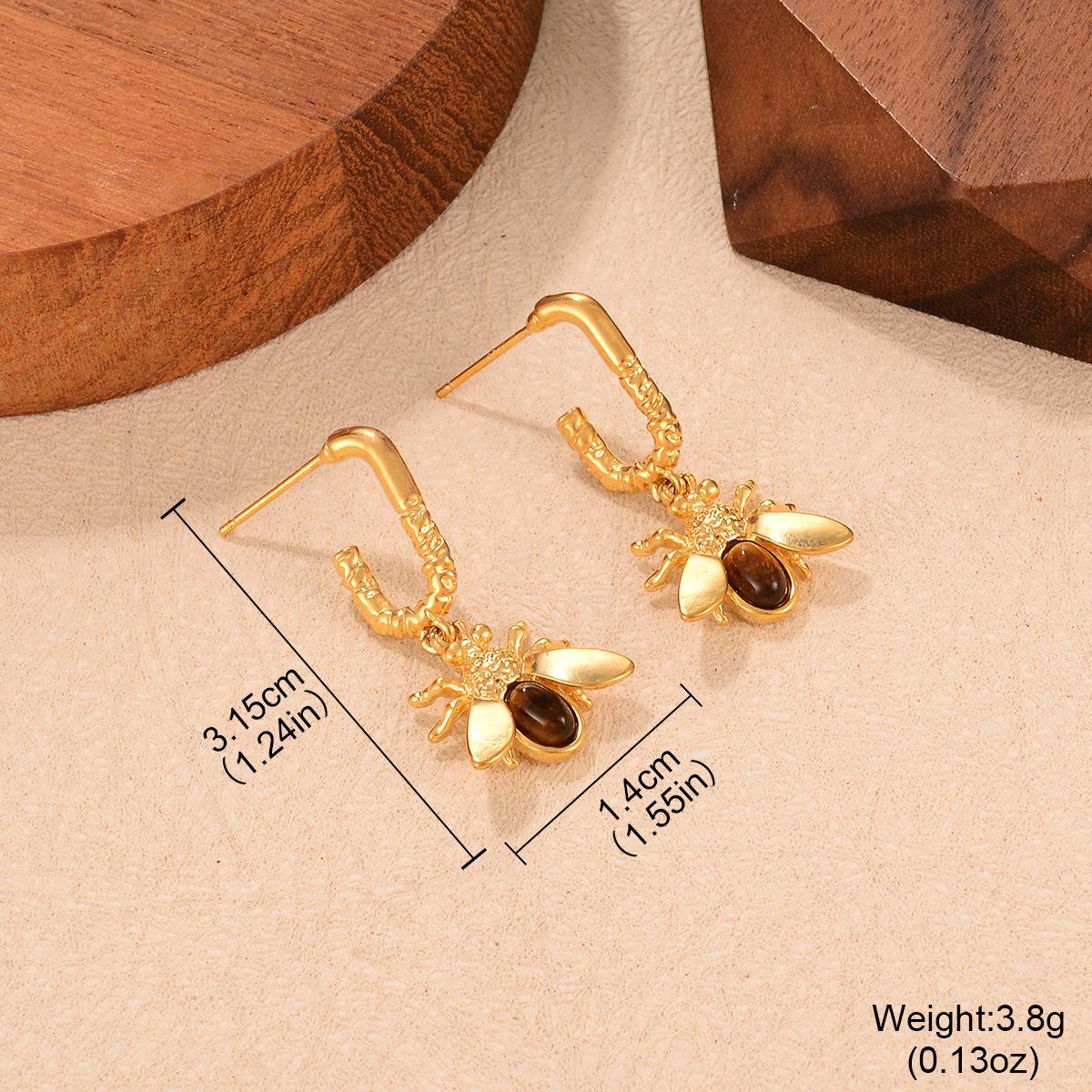 Maillard silver needle tiger s eye stone geometric bee light luxury retro stud earrings high sense versatile autumn and winter new earrings
Maillard silver needle tiger s eye stone geometric bee light luxury retro stud earrings high sense versatile autumn and winter new earrings